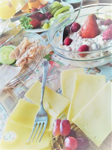 Bed & Breakfast Heidi-guesthouse-amden