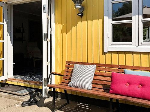 Three-bedroom Holiday Home In R�nne 2