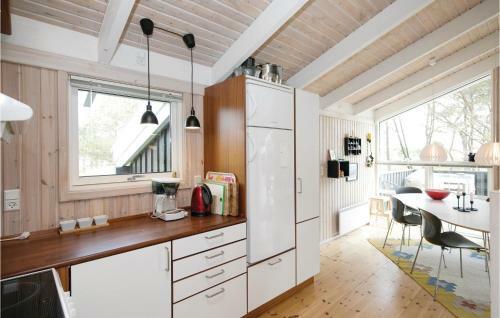 Three-bedroom Holiday Home �lb�k With A Fireplace 01