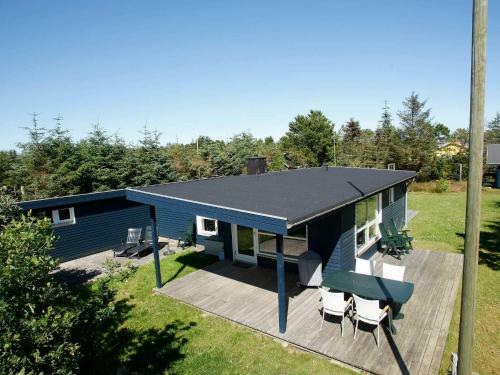 Three-bedroom Holiday Home In �lb�k 8