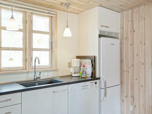 Three-bedroom Holiday Home In Nex� 32