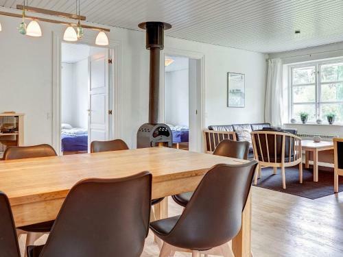 Four-bedroom Holiday Home In Nex� 11
