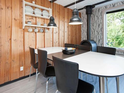 Three-bedroom Holiday Home In R�m� 35