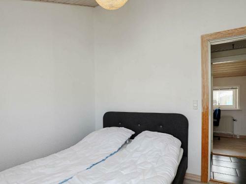 Three-bedroom Holiday Home In Blokhus 17
