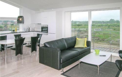 Three-bedroom Holiday Home Frederikshavn With Sea View 03