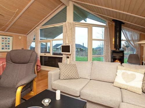 Three-bedroom Holiday Home In J�gerspris 1