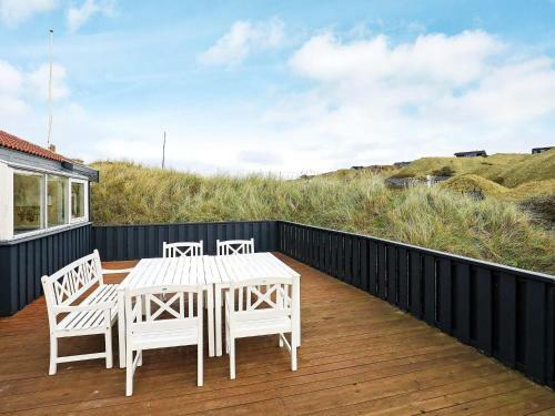Five-bedroom Holiday Home In L�kken 6