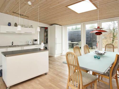 Three-bedroom Holiday Home In Hals 18