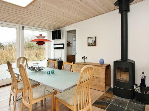 Three-bedroom Holiday Home In Hals 18