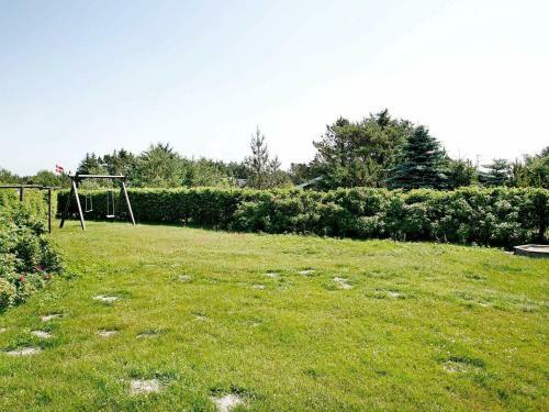 Three-bedroom Holiday Home In L�kken 41
