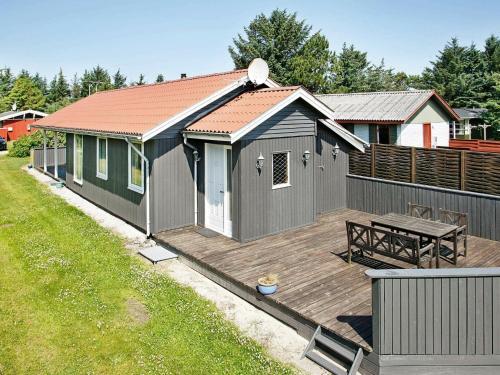 Three-bedroom Holiday Home In L�kken 41