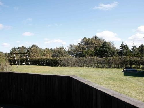 Three-bedroom Holiday Home In L�kken 41