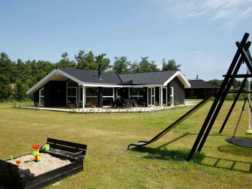 Three-bedroom Holiday Home In Hals 30