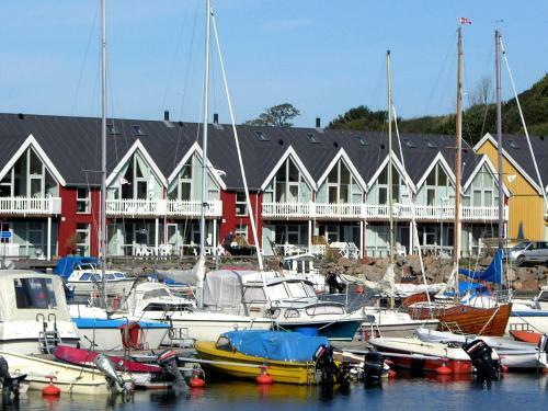 Three-bedroom Holiday Home In Hasle 1