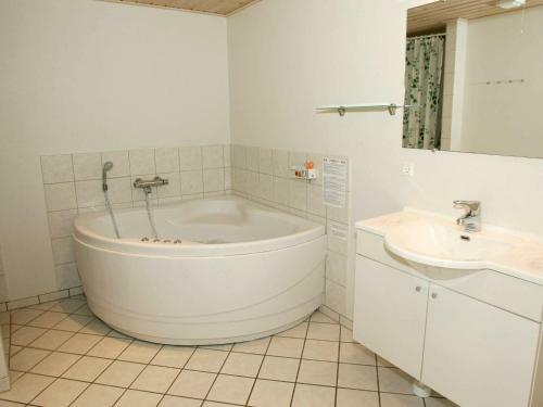 Three-bedroom Holiday Home In Hasle 1