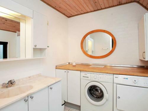 Four-bedroom Holiday Home In Hals 19