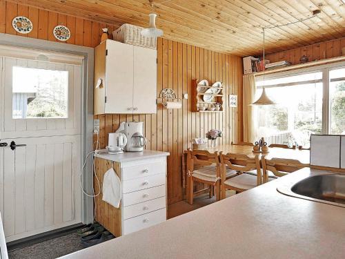 Three-bedroom Holiday Home In Hals 43