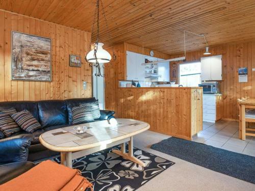 Three-bedroom Holiday Home In Hals 43
