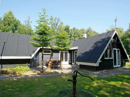 Four-bedroom Holiday Home In Hals 12