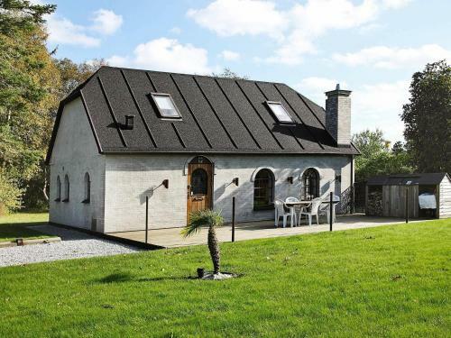 Two-bedroom Holiday Home In Jerup 1