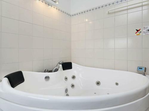 Seven-bedroom Holiday Home In Hurup Thy 1