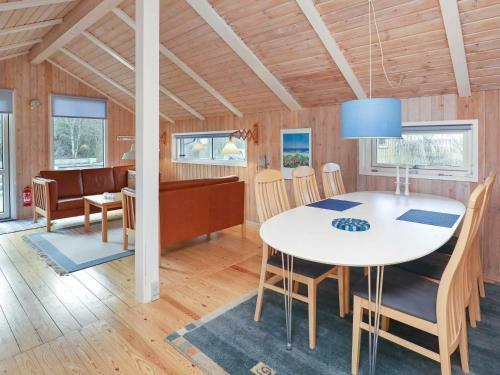 Two-bedroom Holiday Home In Jerup 7