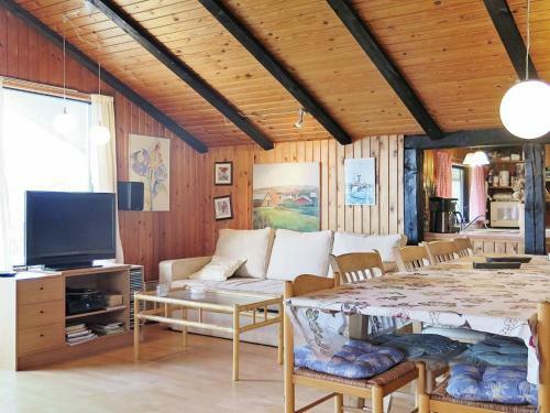 Three-bedroom Holiday Home In Lemvig 8