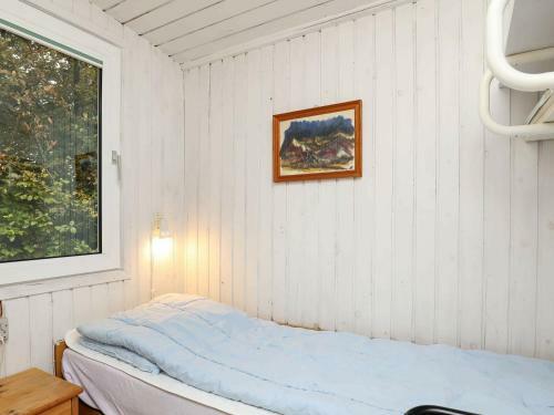 Three-bedroom Holiday Home In Roslev 4