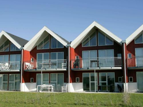 Three-bedroom Holiday Home In L�kken 14
