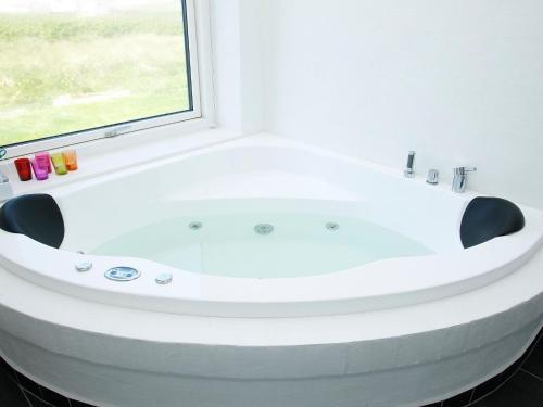Four-bedroom Holiday Home In L�kken 19