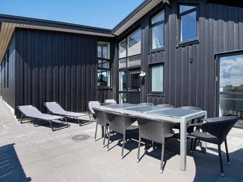 Four-bedroom Holiday Home In L�kken 19