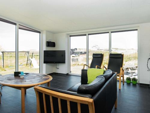 Four-bedroom Holiday Home In L�kken 19
