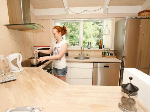 Three-bedroom Holiday Home In L�kken 29