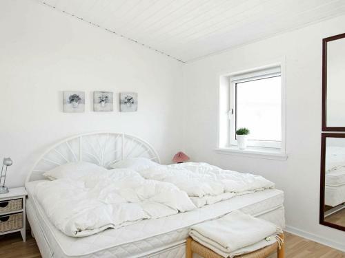 Two-bedroom Holiday Home In L�kken 21