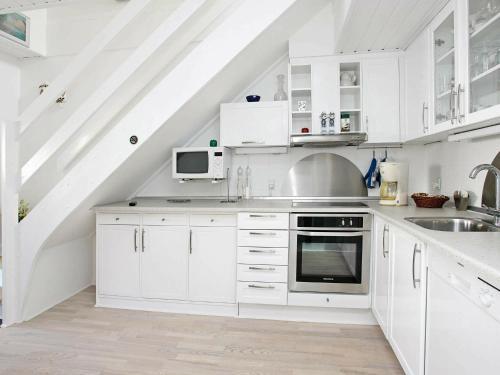 Two-bedroom Holiday Home In L�kken 21