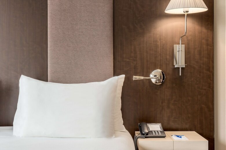 Hotel NH Brussels St�phanie