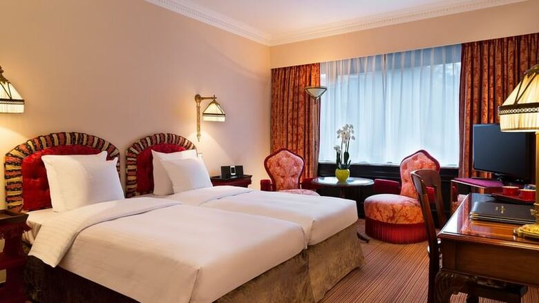 Hotel Warwick Barsey