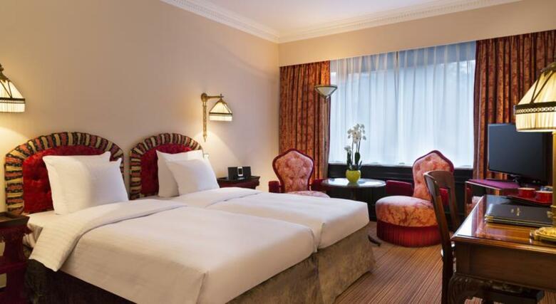 Hotel Warwick Barsey