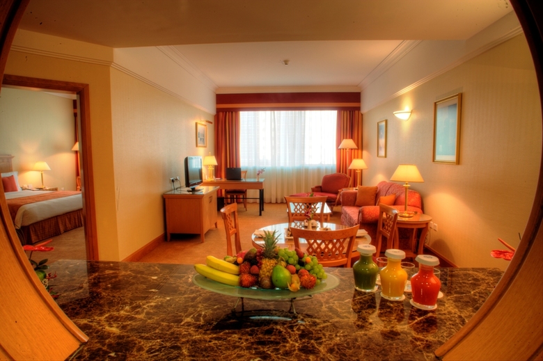 Hotel Al Maha Rotana Suites