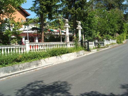 Hostal Guest House Pizzeria Pazza Da Gianni