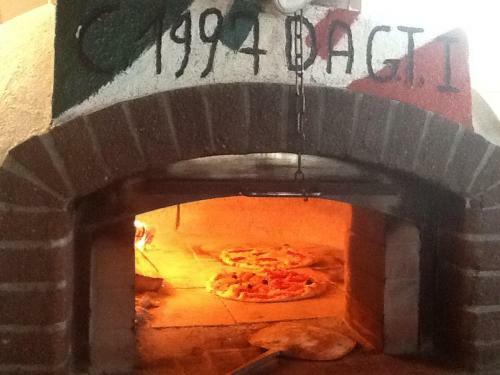 Hostal Guest House Pizzeria Pazza Da Gianni