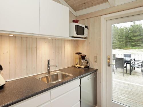 Four-bedroom Holiday Home In Bindslev 4
