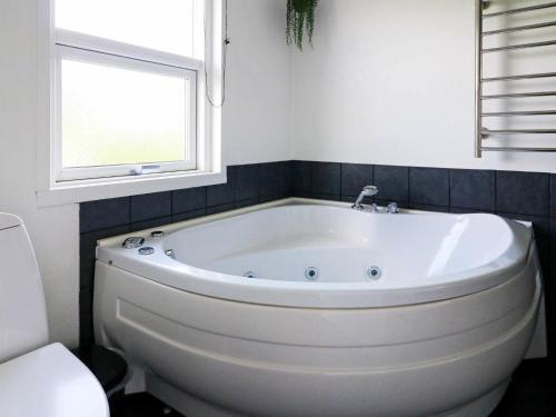 Five-bedroom Holiday Home In Hadsund 1