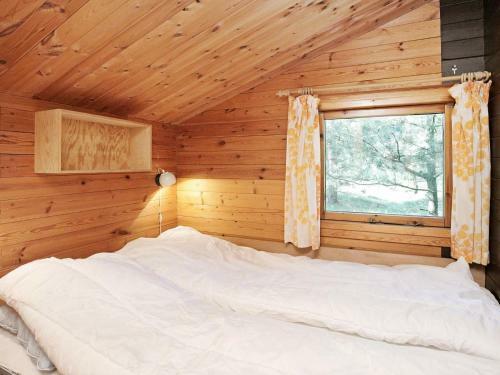 Three-bedroom Holiday Home In �lb�k 54