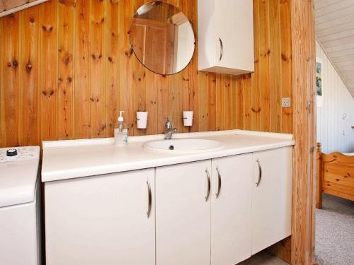One-bedroom Holiday Home In Brovst 2