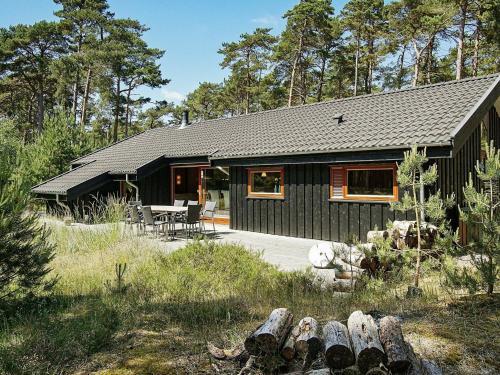 Four-bedroom Holiday Home In Nex� 8