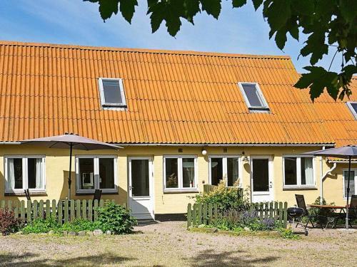 Two-bedroom Holiday Home In Svaneke 5
