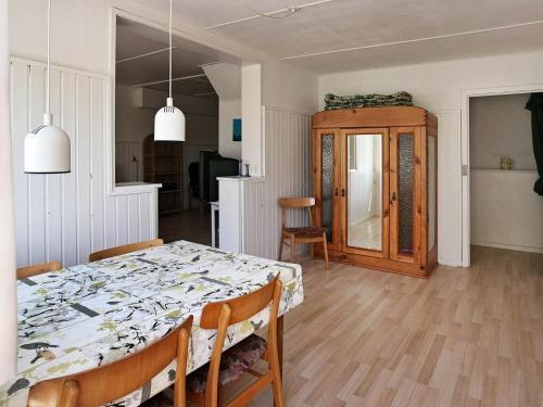 Two-bedroom Holiday Home In Svaneke 5
