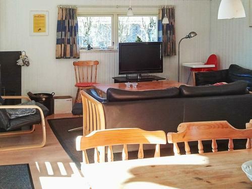 Three-bedroom Holiday Home In L�gst�r 2