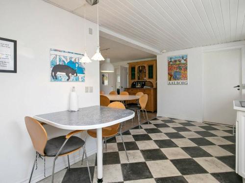 Five-bedroom Holiday Home In Vestervig 2